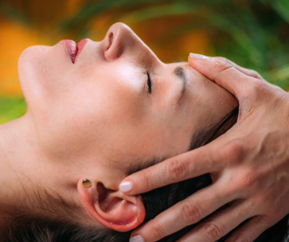 Massage du crâne pour réduire le stress et l'anxiété